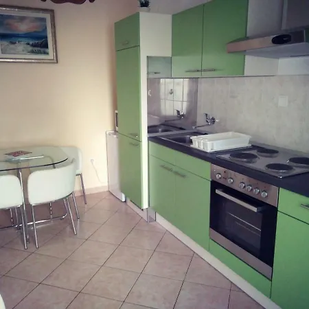 Διαμέρισμα Sweet Green With Garden *